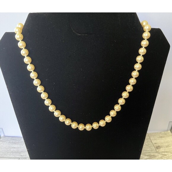 Faux Pearl Single Strand Necklace Gold Tone Clasp 17" - Picture 1 of 5